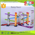 Rabais promotionnels jouets voiture OEM coloré Ramp Racer éducatif voiture coulissante en bois pour enfants EZ5133